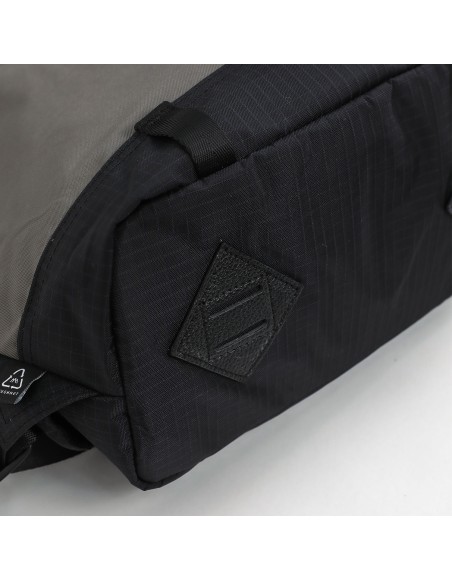 Plecak Doughnut Christopher Street Cruise III Series Dark Grey 18L