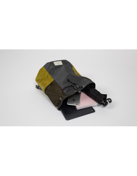 Plecak Doughnut Sonoma Glossy Blocking Series Charcoal x Grassy 15L